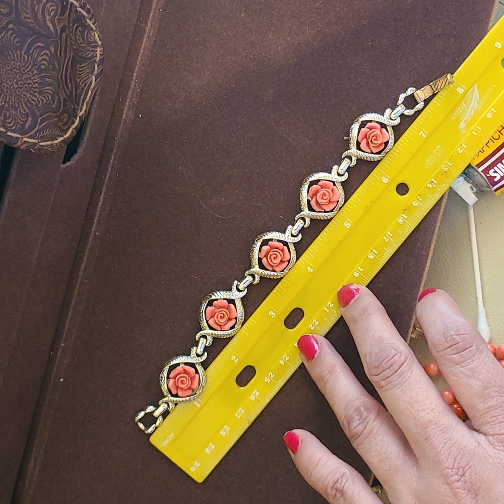 Sarah Coventry rose bracelet - Picture 8 of 8